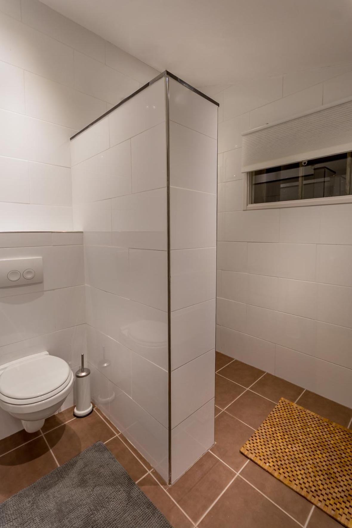 Aan De Holle Weg. Zeer Landelijk Gelegen Verbouwde Stal Tot Woning Nuth Экстерьер фото